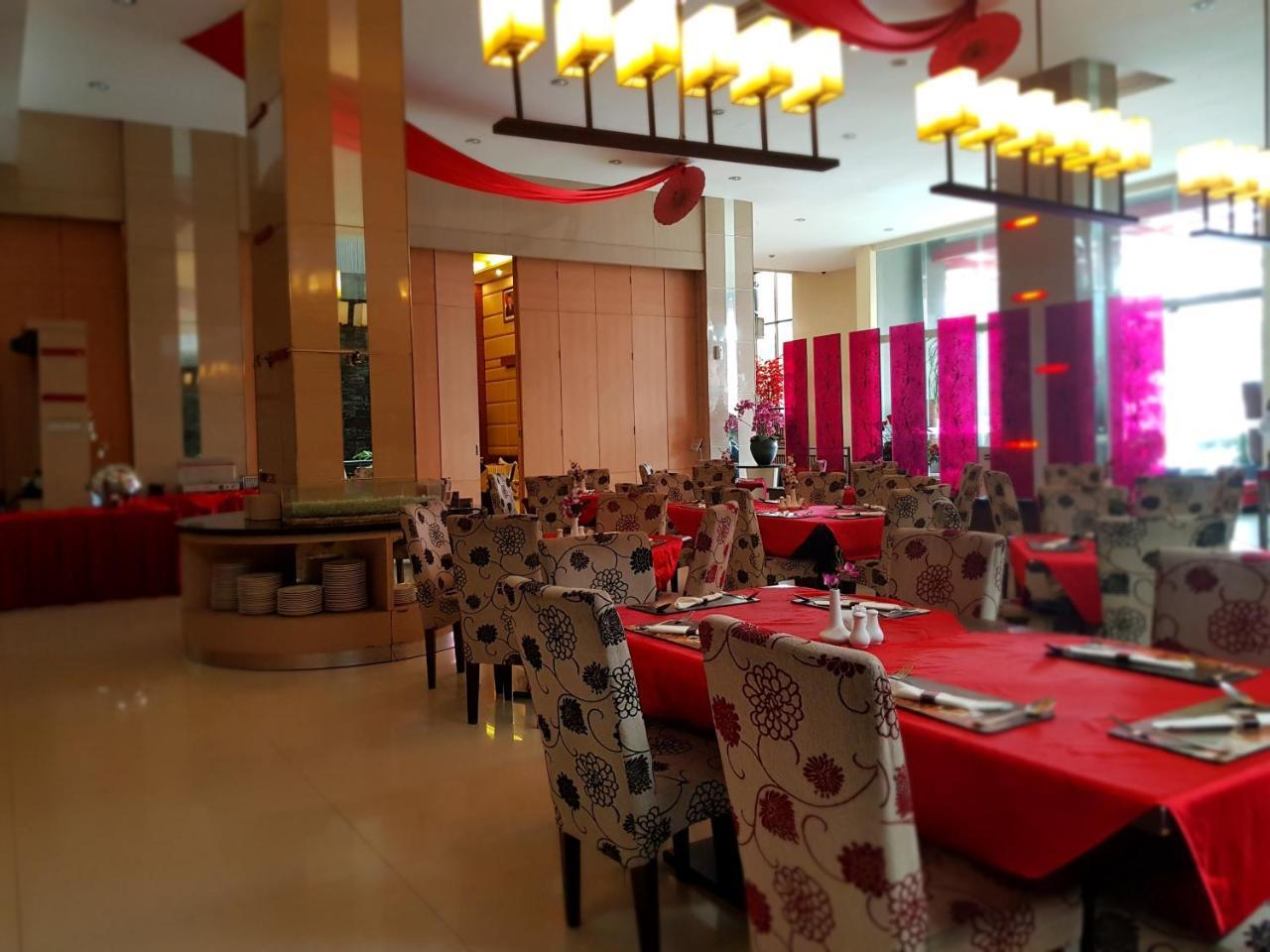 Scarlet Dago Hotel Бандунг Екстериор снимка