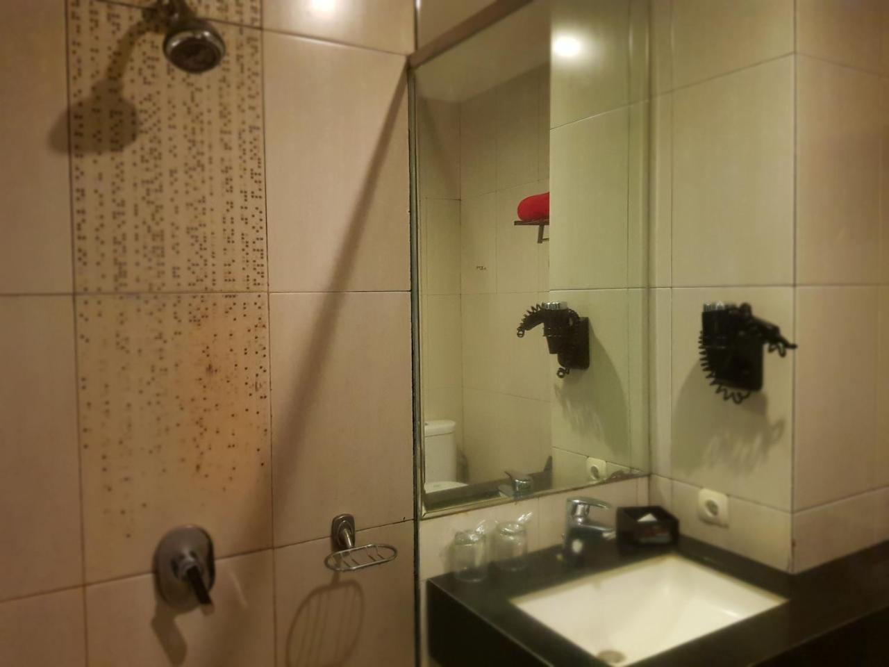 Scarlet Dago Hotel Бандунг Стая снимка